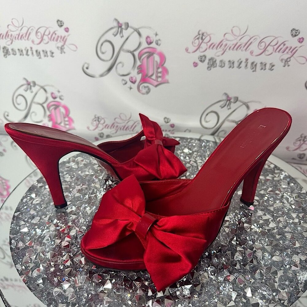 La vie en rose heels ribbon 🎀 bows red heels red bow ribbon accent silky satiny - Picture 2 of 14